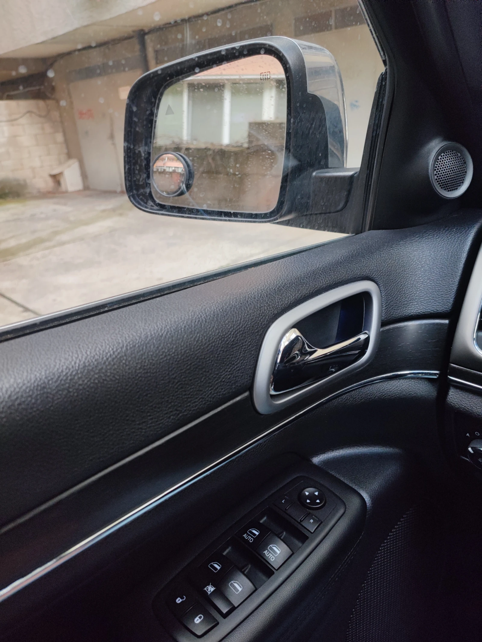 Jeep Grand cherokee 3.6 LIMITED, снимка 11 - Автомобили и джипове - 54542900