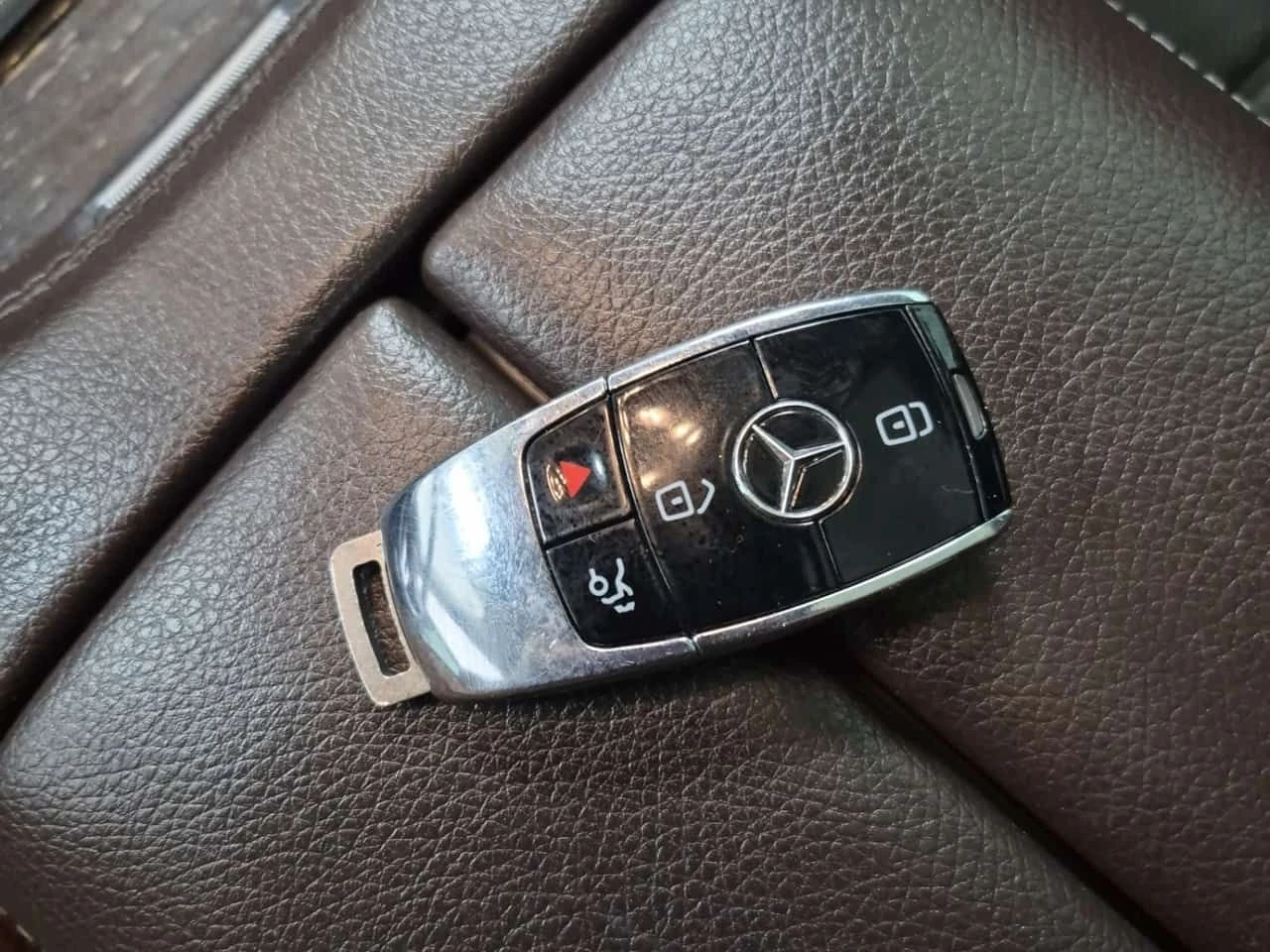 Mercedes-Benz GLS 450 * ДИСТРОНИК* ПАНОРАМА* 360КАМЕРА* , снимка 8 - Автомобили и джипове - 55027172