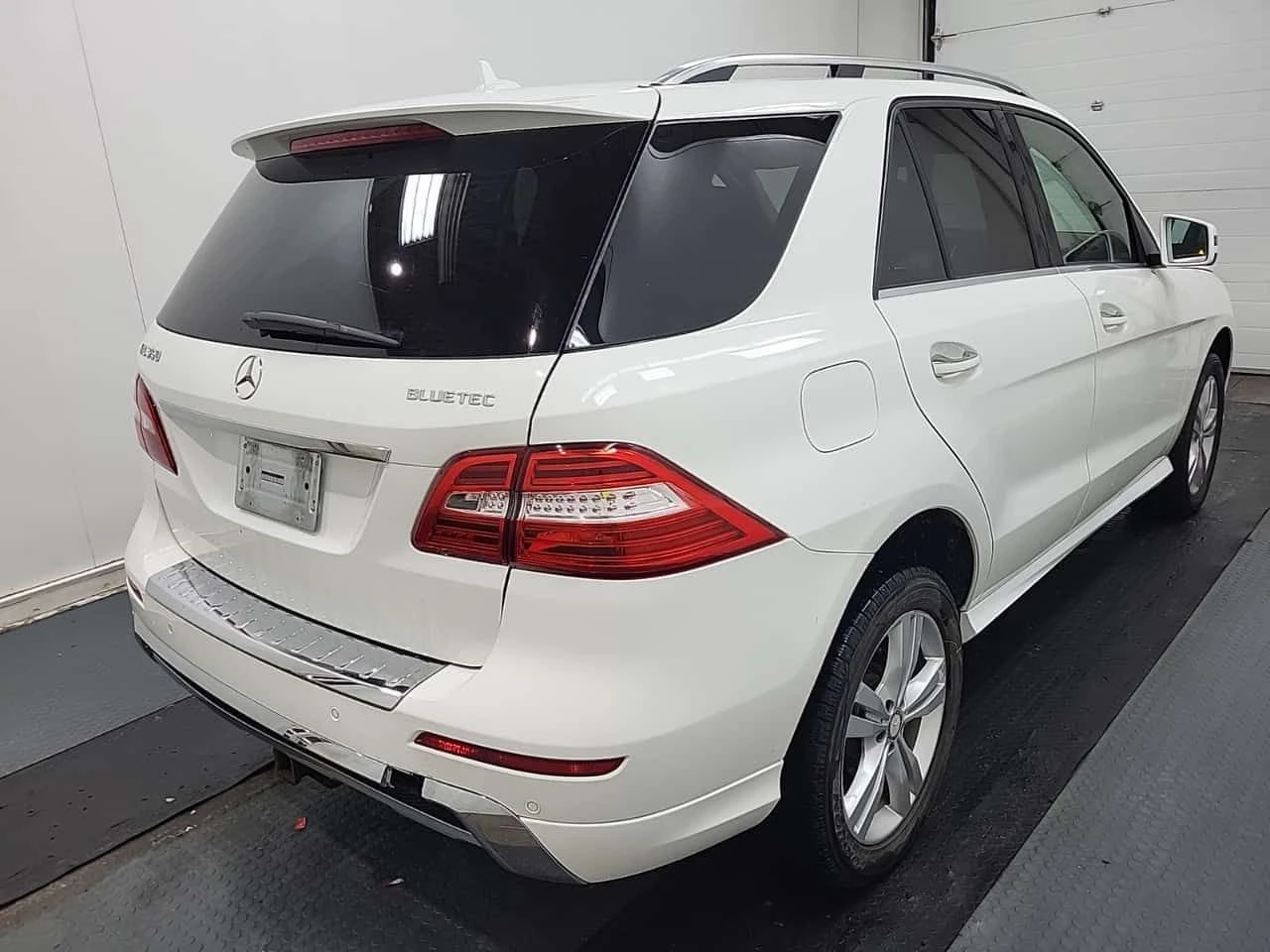 Mercedes-Benz ML 350 * BLUETEC * ПОДГРЕВИ * H/K * PANO * CARFAX, снимка 3 - Автомобили и джипове - 55052085