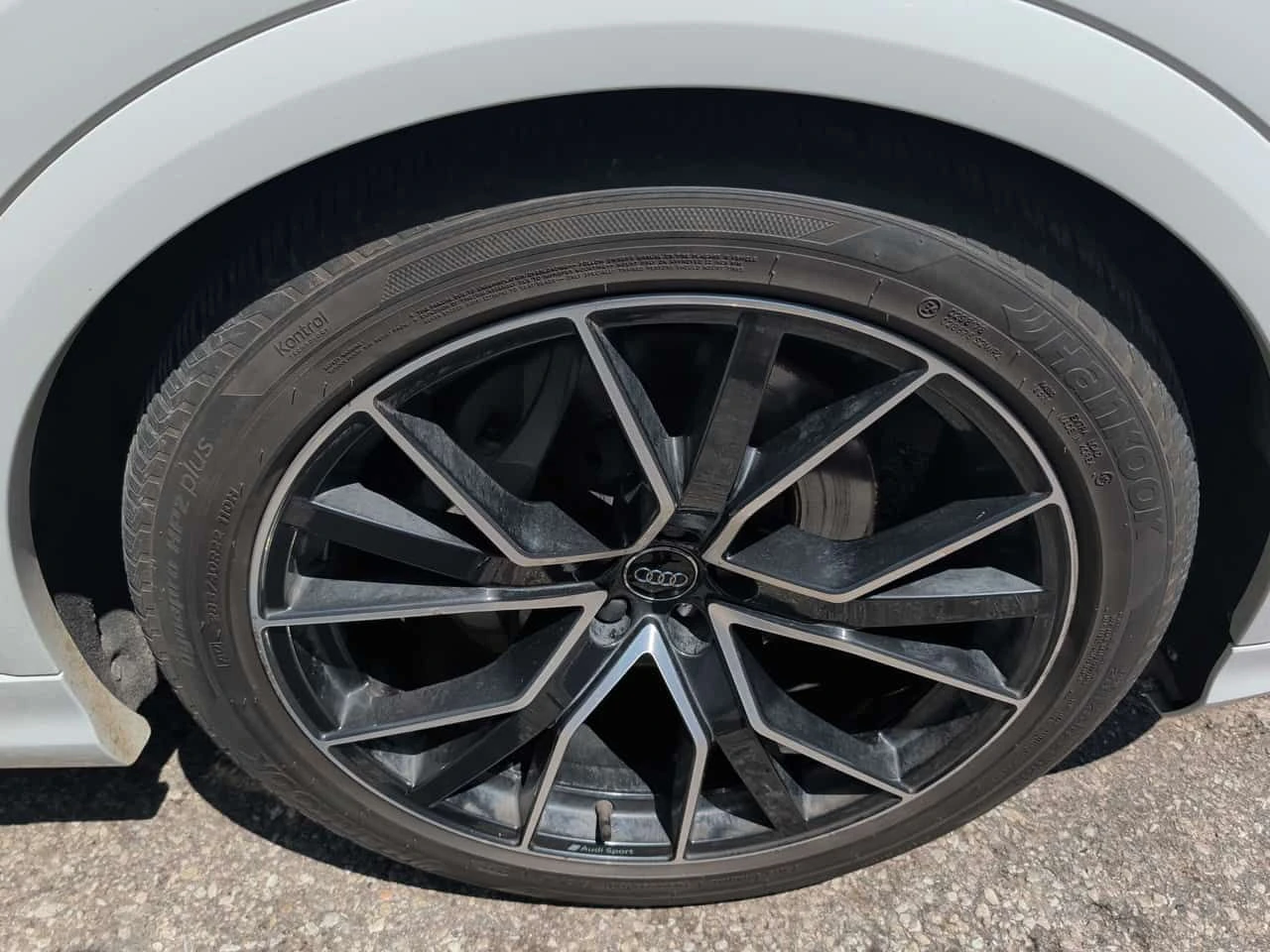 Audi Q8 Technik  CARFAX, снимка 7 - Автомобили и джипове - 55525810