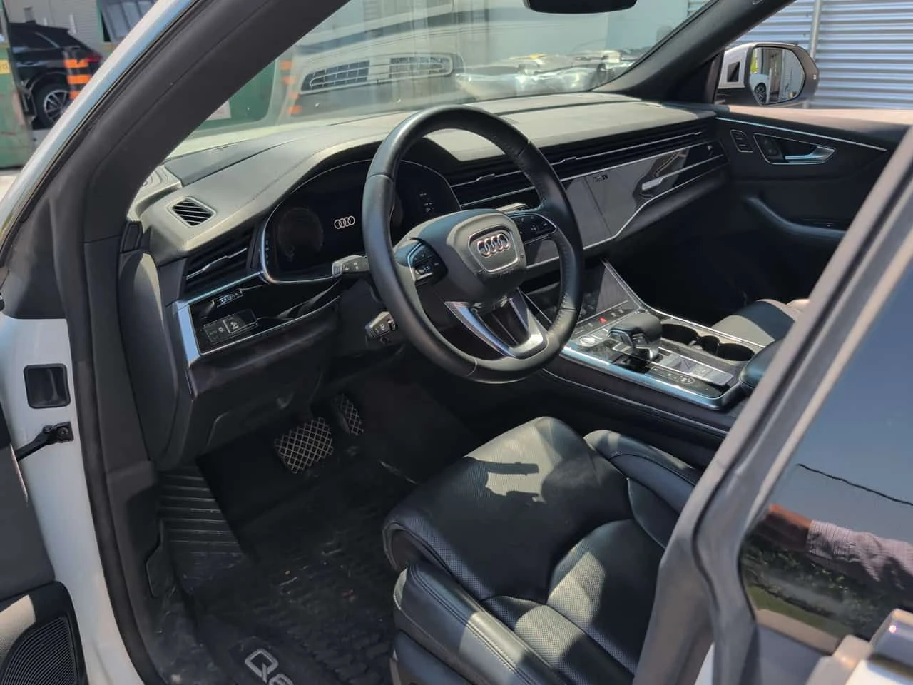 Audi Q8 Technik  CARFAX, снимка 5 - Автомобили и джипове - 55525810