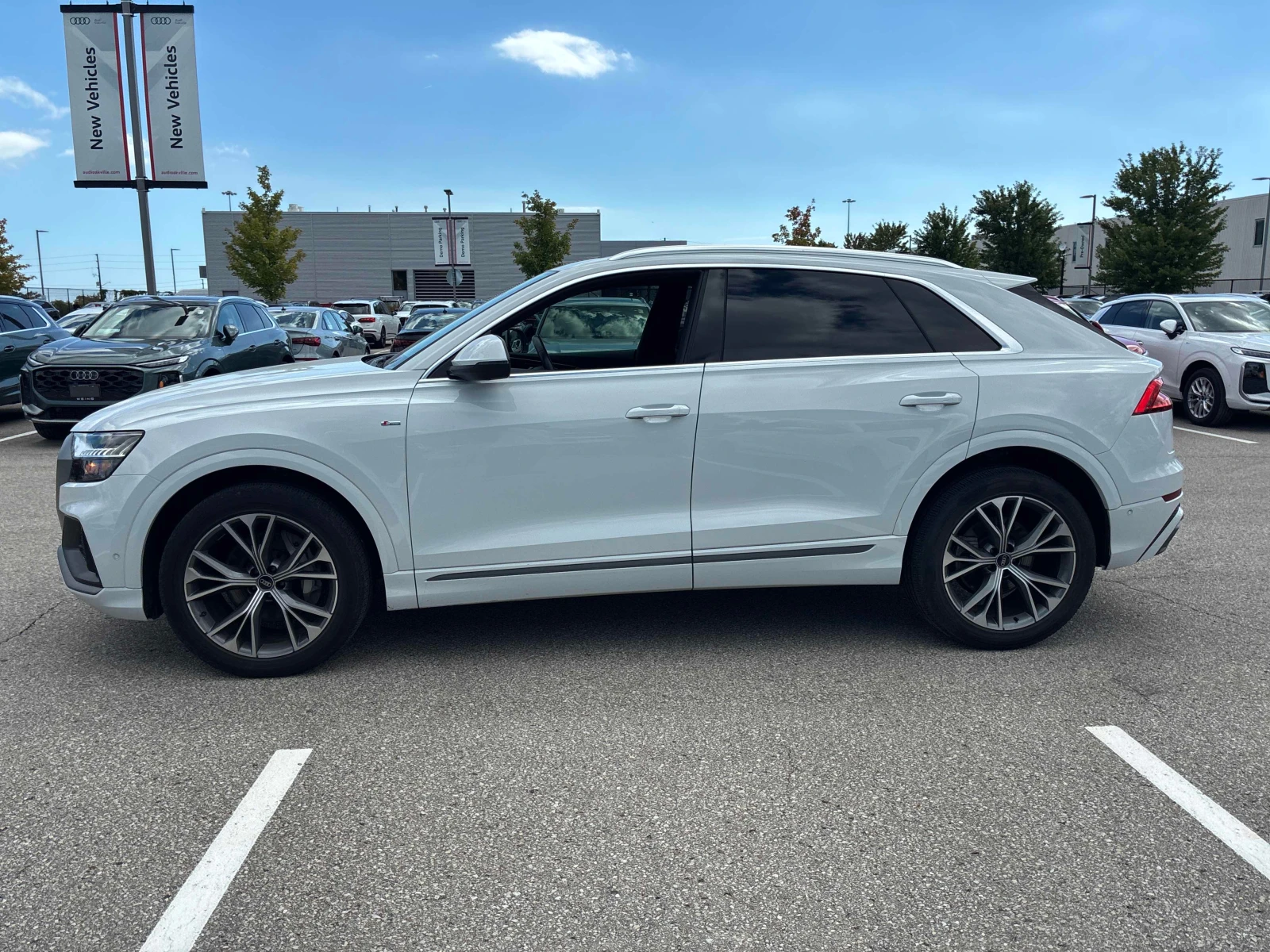 Audi Q8 Technik | CARFAX | ГЛАВНО ПРЕДСТАВИТЕЛСТВО НА AUDI, снимка 3 - Автомобили и джипове - 56151736