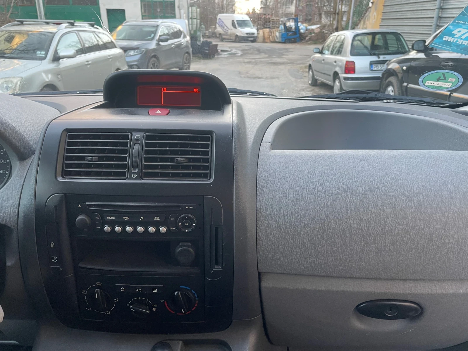 Peugeot Expert 2.0 120 кс клима макси, снимка 7 - Бусове и автобуси - 53817094