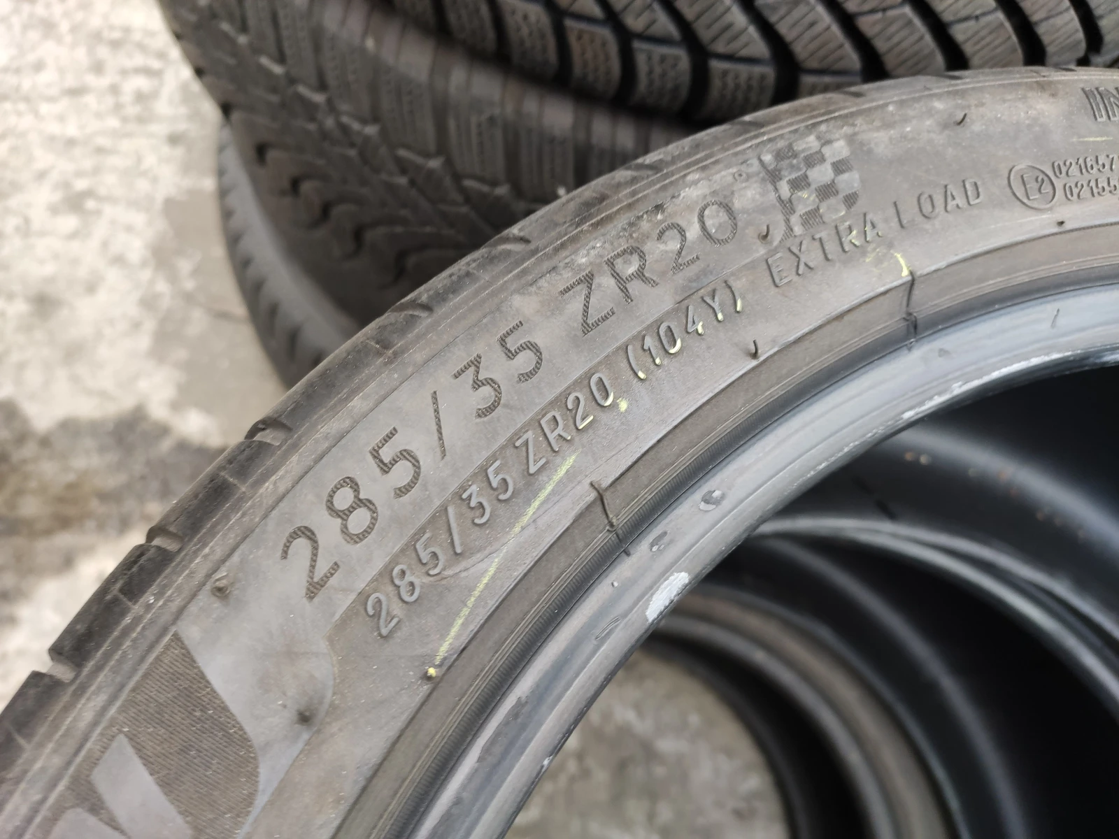 Гуми Летни 285/35R20, снимка 6 - Гуми и джанти - 54731345