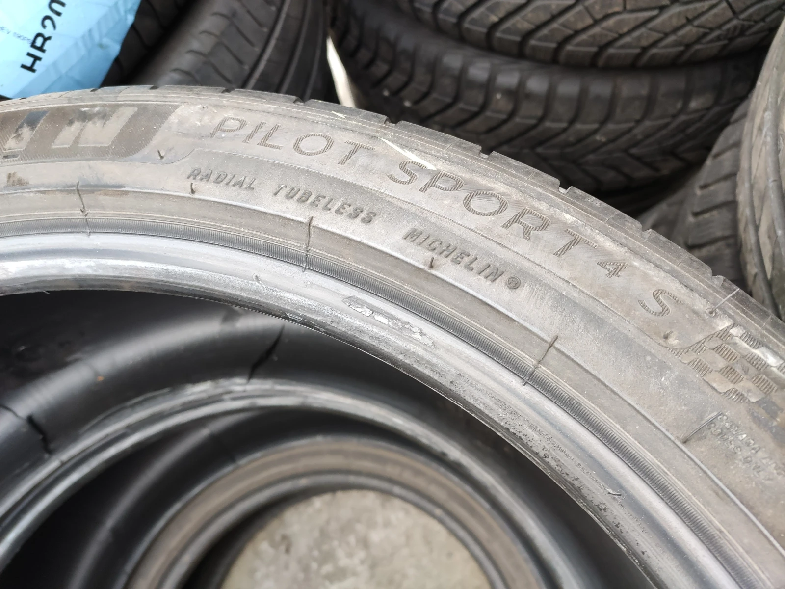 Гуми Летни 285/35R20, снимка 7 - Гуми и джанти - 54731345