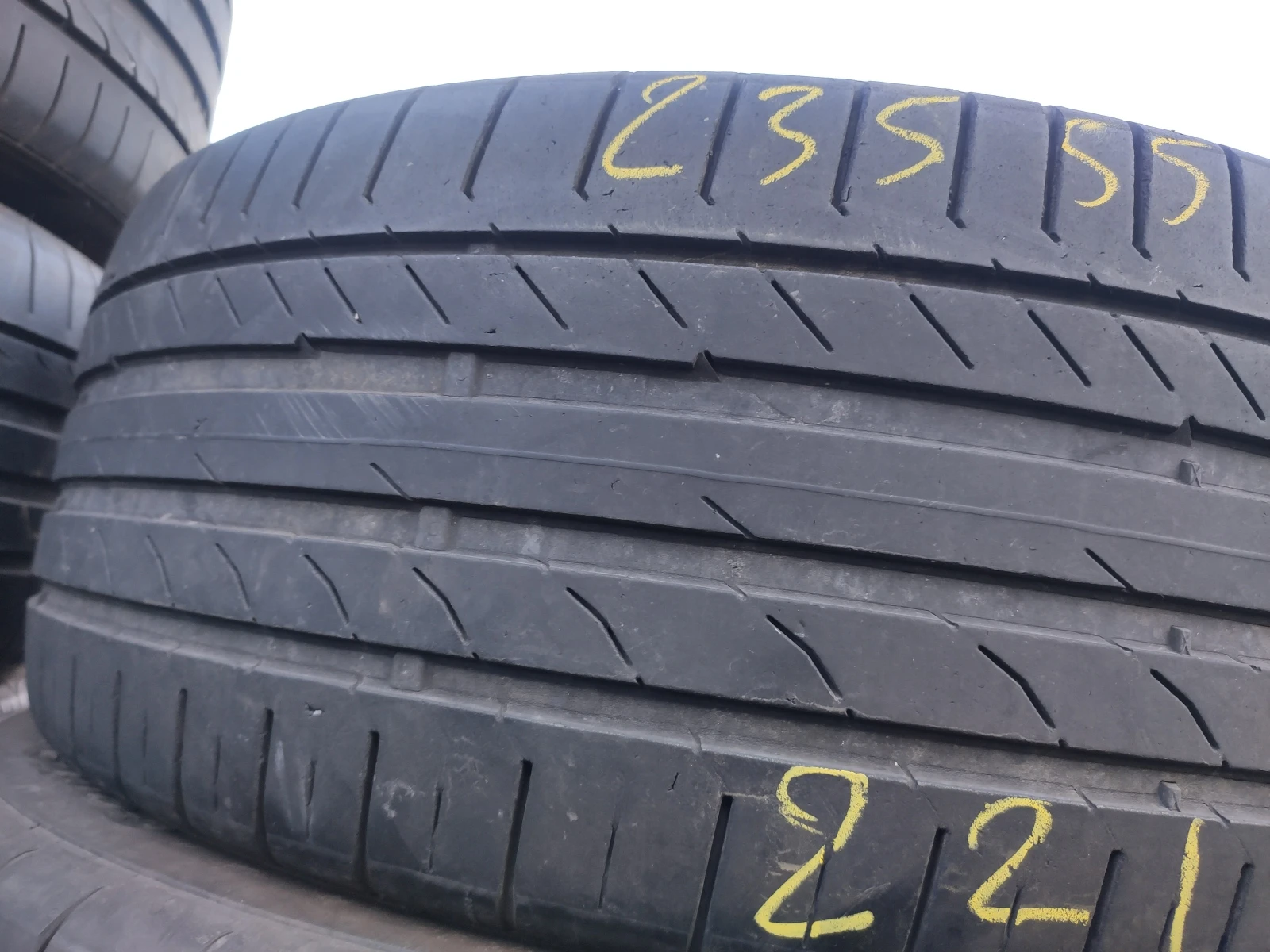 Гуми Летни 235/55R18, снимка 4 - Гуми и джанти - 55272509