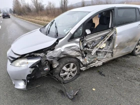 Toyota Corolla verso 1.8 LPG, снимка 2