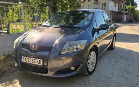 ������ Toyota Auris