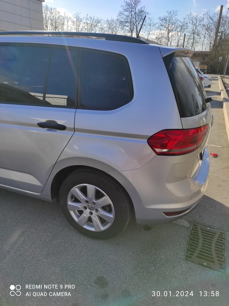 VW Touran 1.6 TDI, снимка 5 - Автомобили и джипове - 44050545