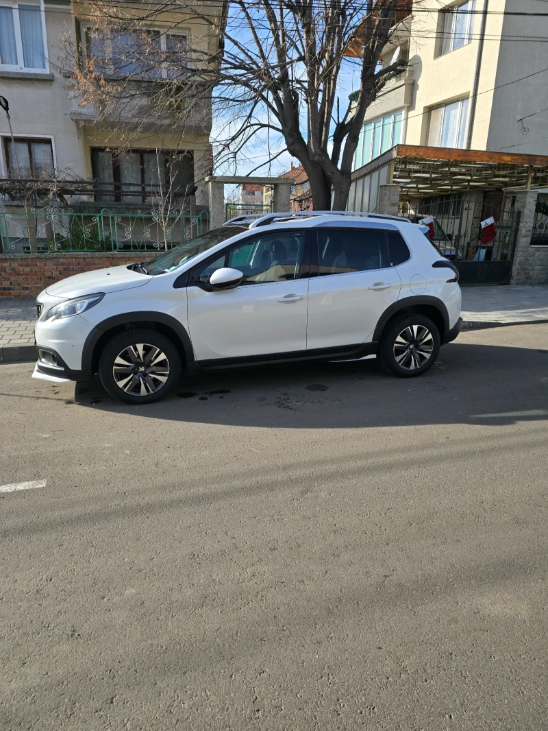 Peugeot 2008 1.2 Allure 110hp AT6 FULL EKSTRI, снимка 6 - Автомобили и джипове - 48603081