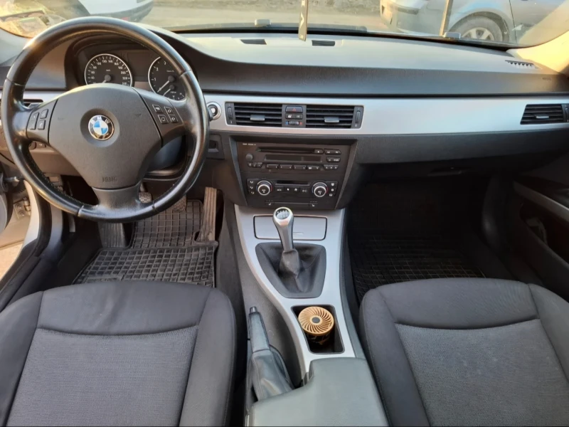 BMW 318 2.0 i, снимка 6 - Автомобили и джипове - 49460678