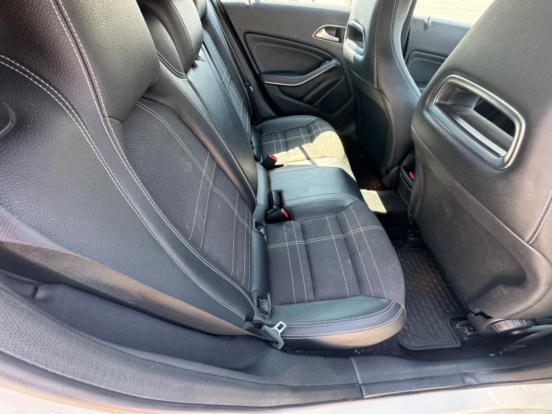 Mercedes-Benz A 180 Benzin, снимка 12 - Автомобили и джипове - 51669043