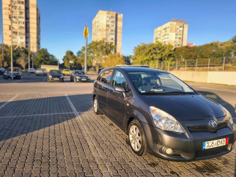 Toyota Corolla verso 2.2 D4D, снимка 5 - Автомобили и джипове - 51786624