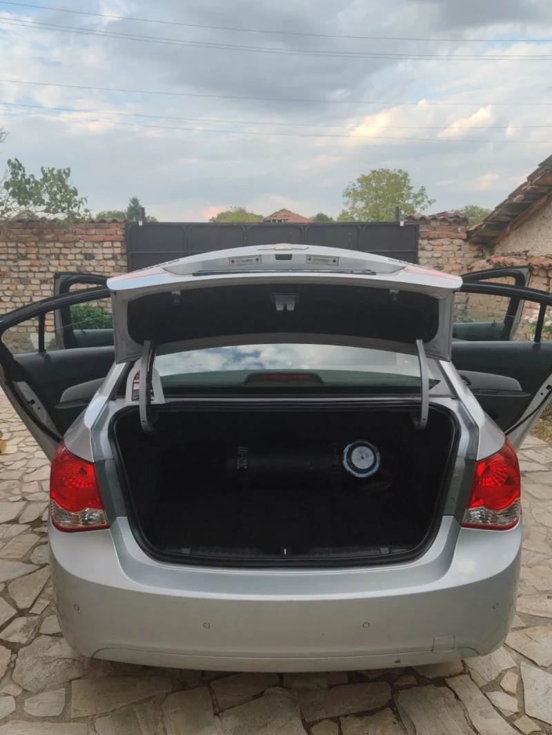 Chevrolet Cruze 1.6 i, снимка 7 - Автомобили и джипове - 51915470
