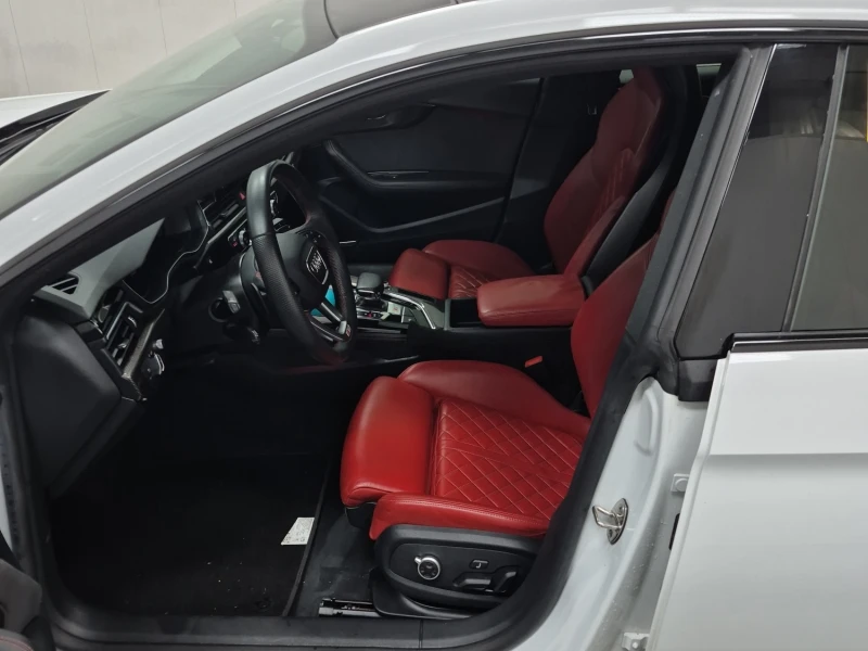 Audi S5 SPORTBACK TECHNIK/KEYLESS/ADAPTIVE CRUISE/PANO, снимка 9 - Автомобили и джипове - 52835822