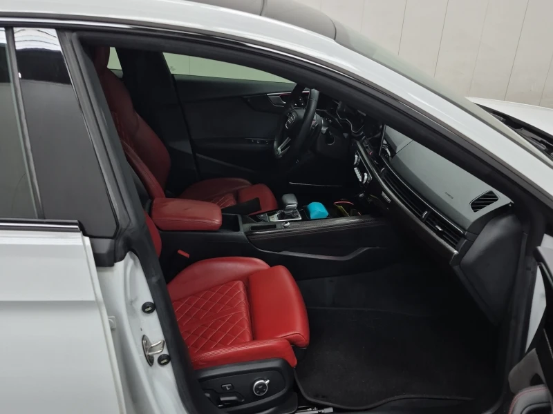 Audi S5 SPORTBACK TECHNIK/KEYLESS/ADAPTIVE CRUISE/PANO, снимка 13 - Автомобили и джипове - 52835822