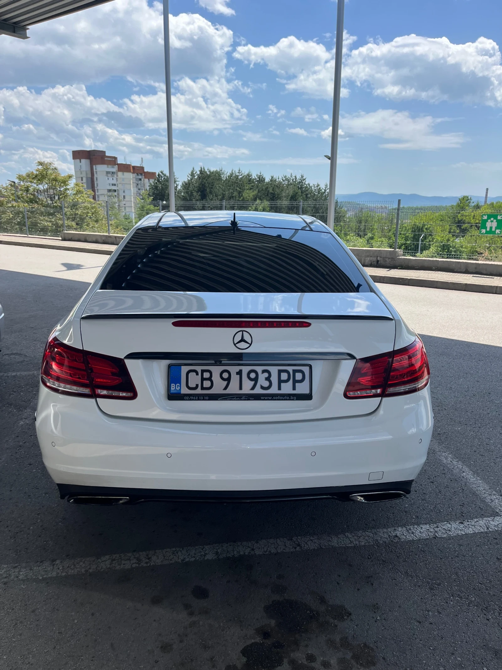 Mercedes-Benz E 220 AMG - изображение 3