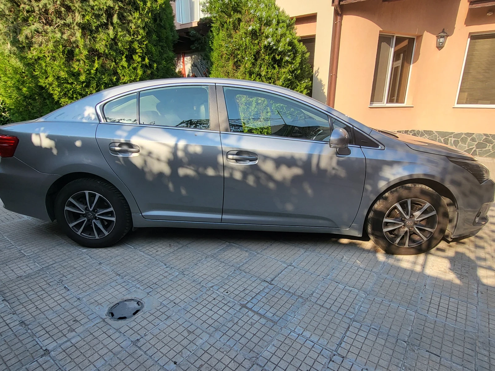 Toyota Avensis  - изображение 2