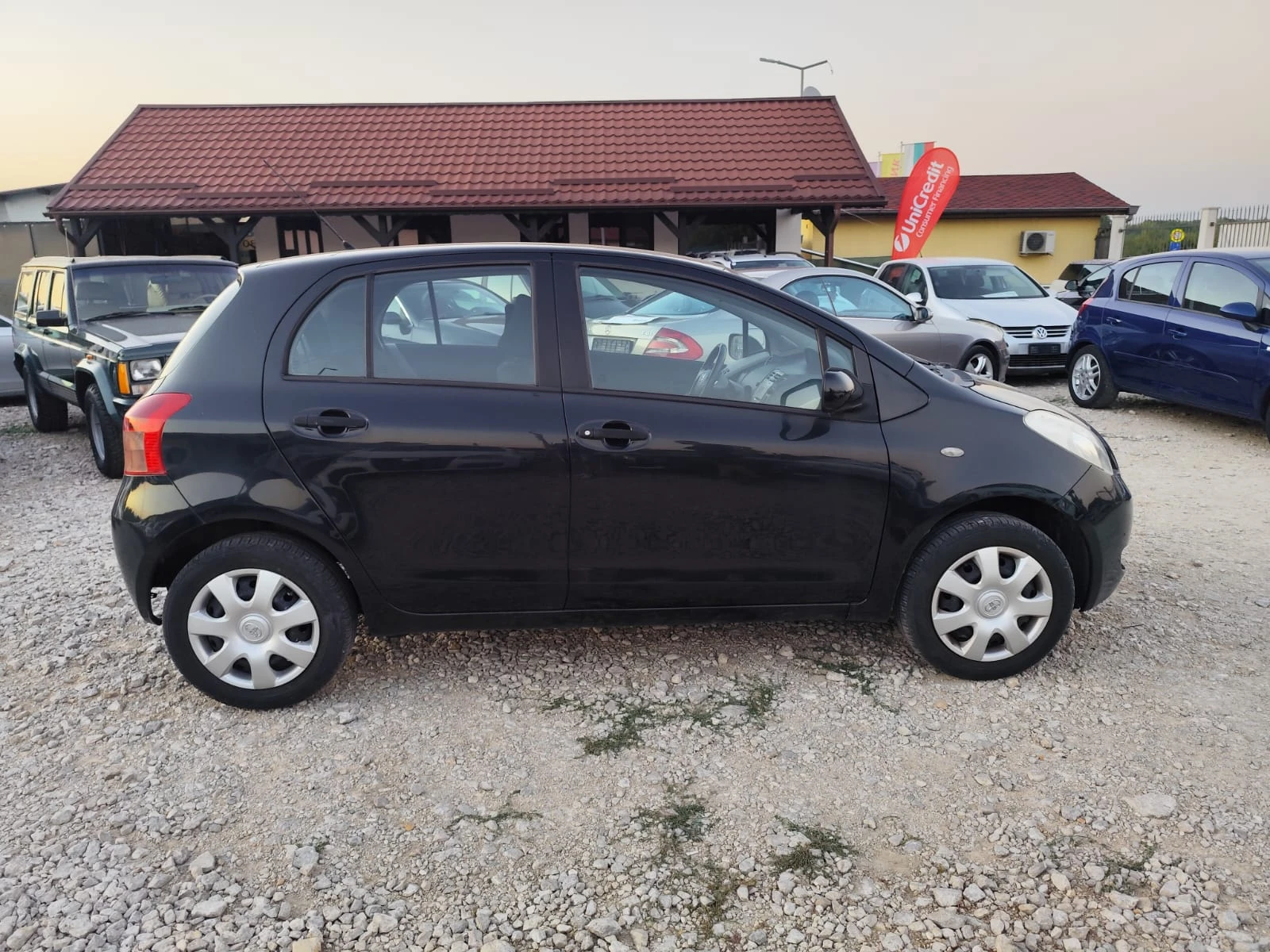 Toyota Yaris 1.0 бензин Италия - изображение 4