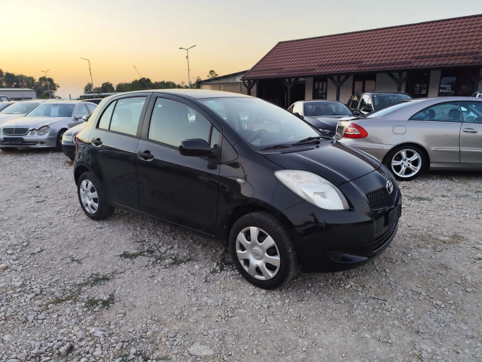 Toyota Yaris 1.0 бензин Италия - изображение 3