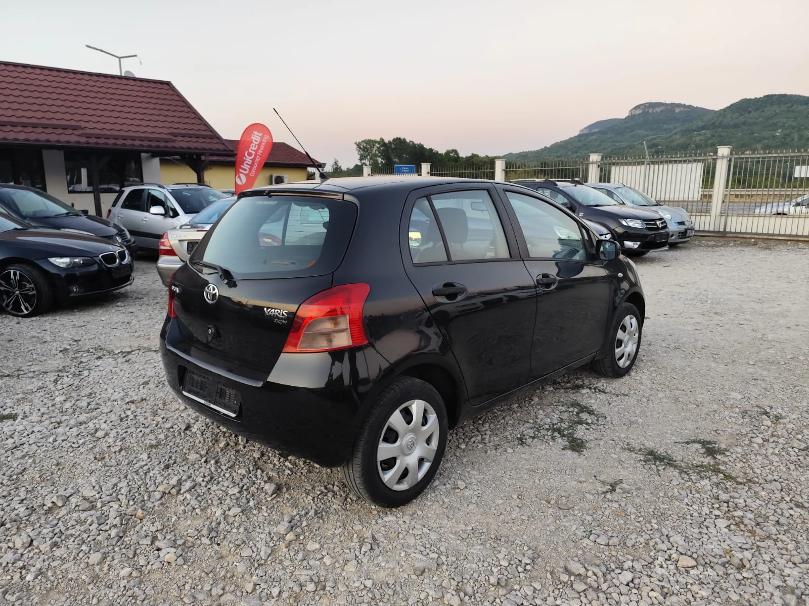 Toyota Yaris 1.0 бензин Италия - изображение 5
