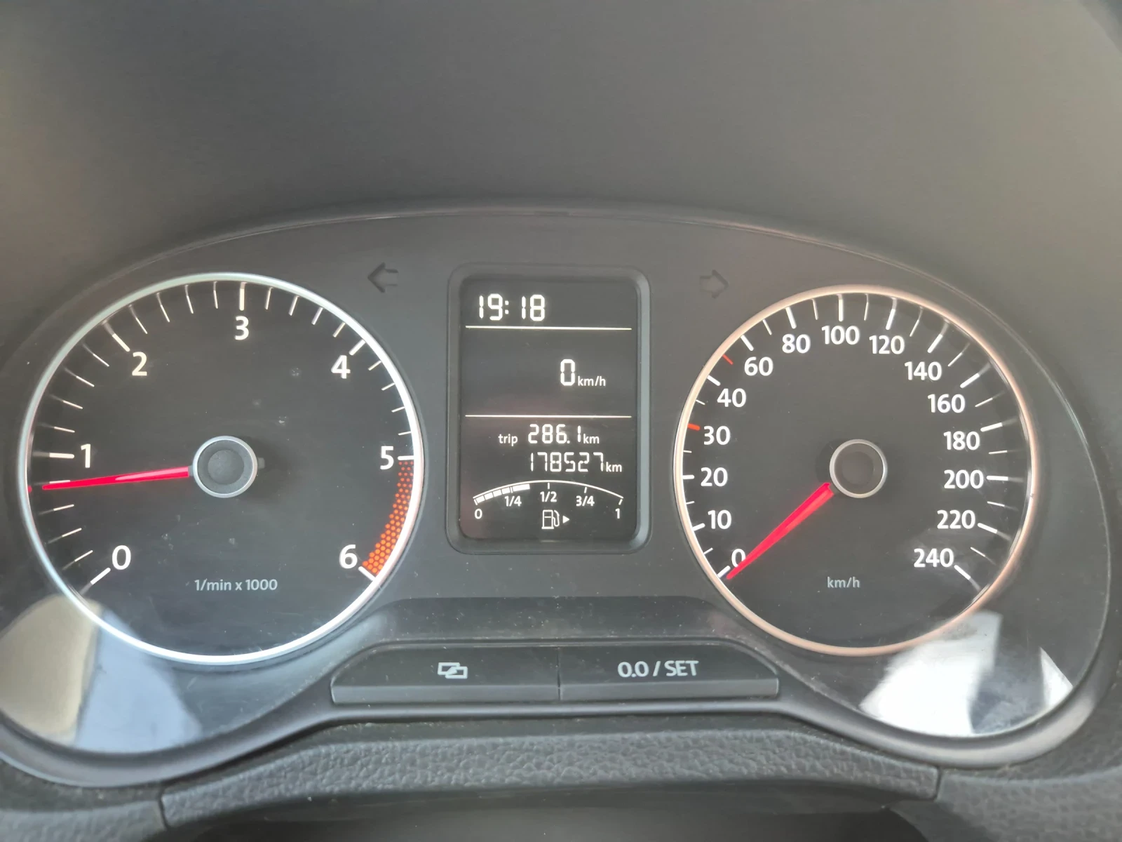 VW Polo 1.6TDI  | Mobile.bg   12