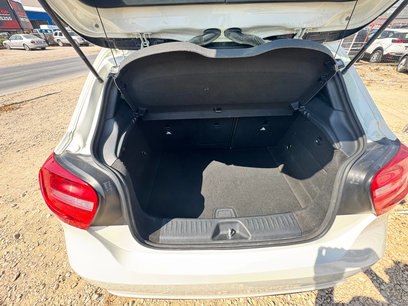 Mercedes-Benz A 180 Benzin | Mobile.bg — изображение 15