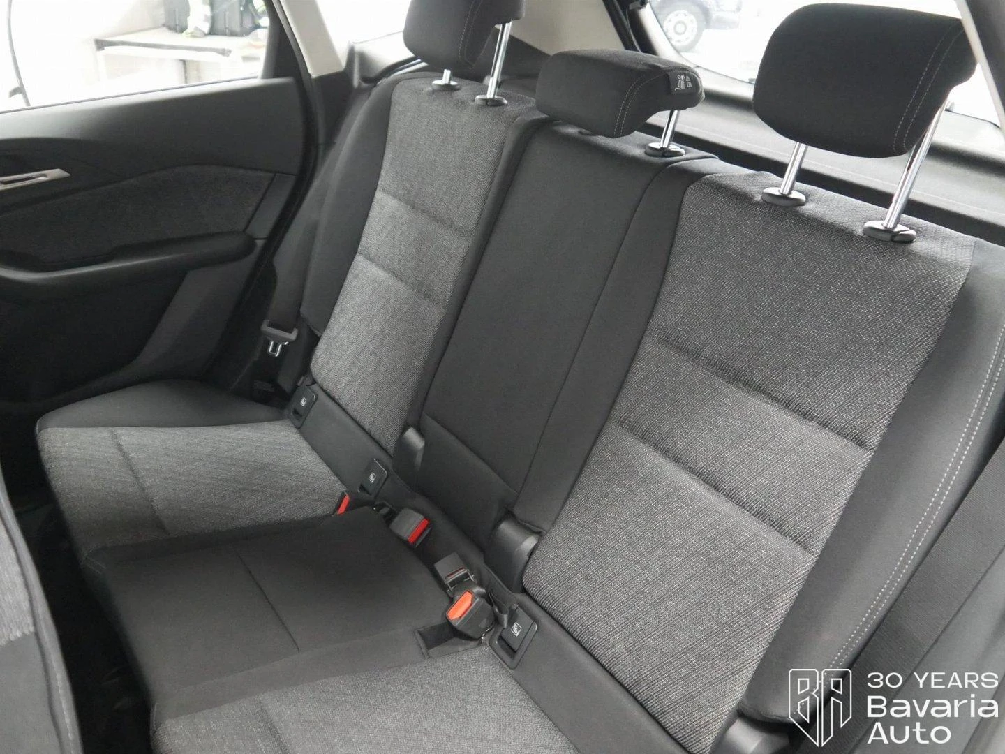BMW 218 i Active Tourer Steptronic - изображение 8