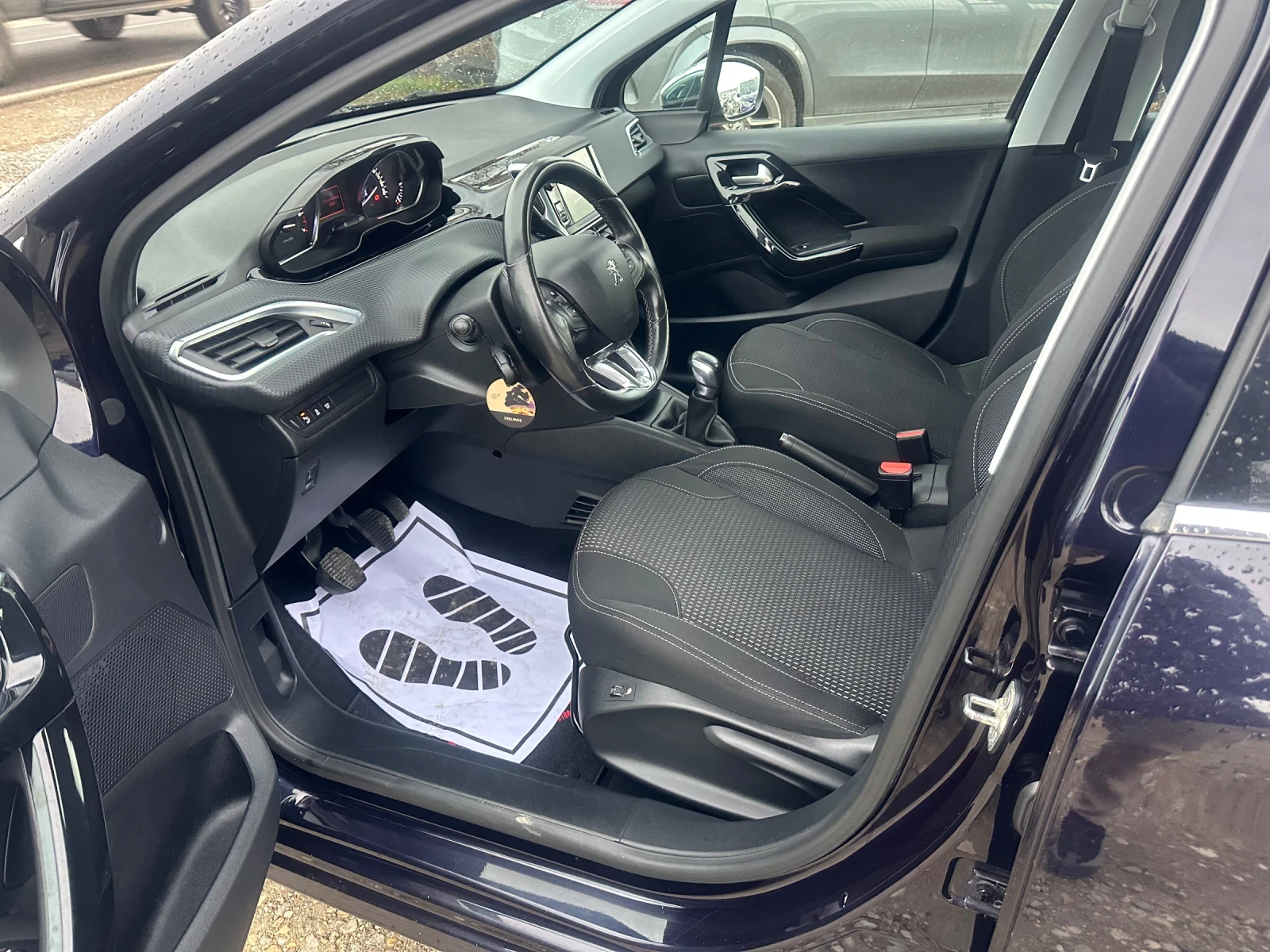 Peugeot 208 1.2 PureTech Allure - изображение 7