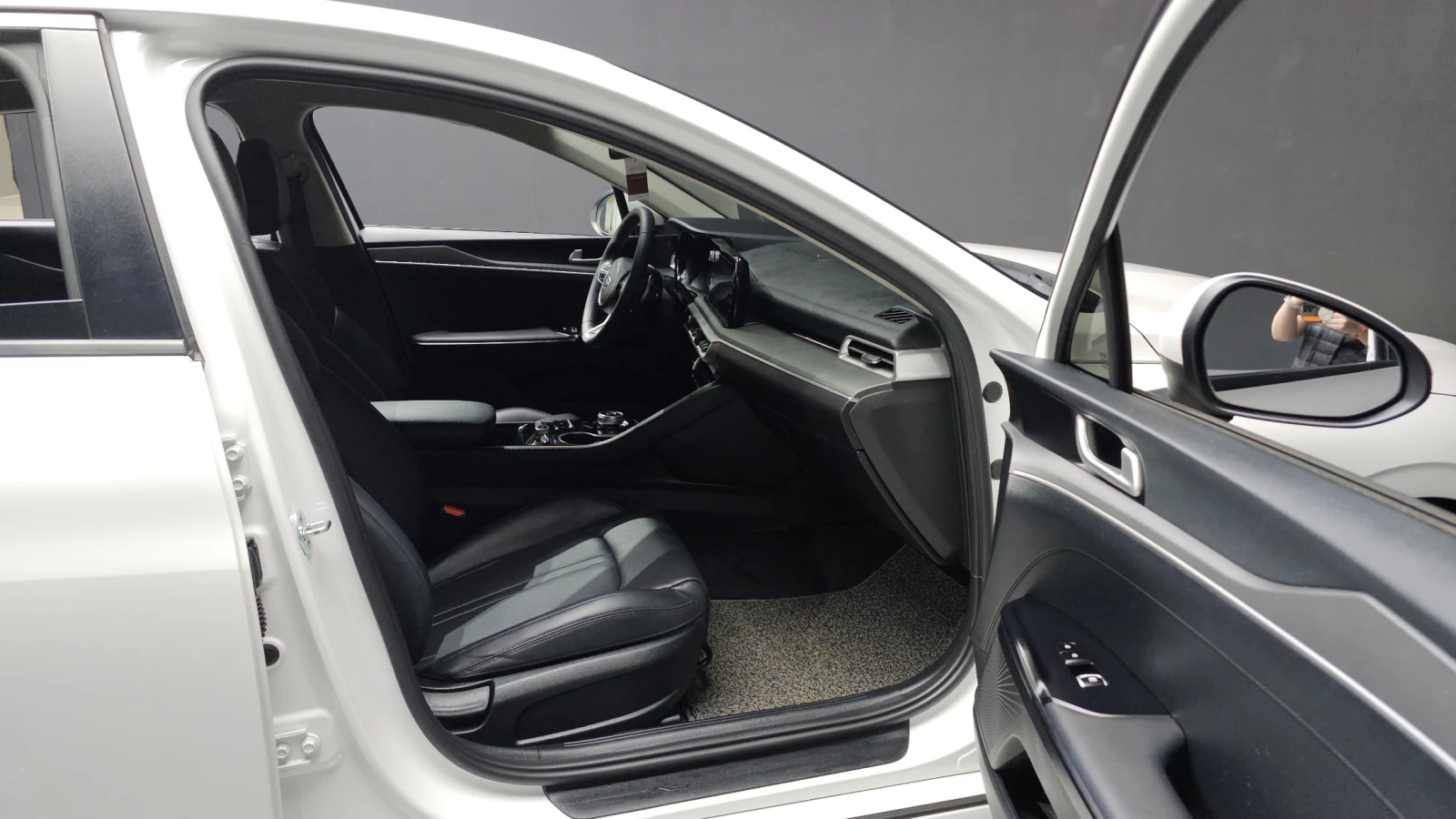 Kia K5 2.0LPI TRENDY autogeorge.com | Mobile.bg � ����������� 17