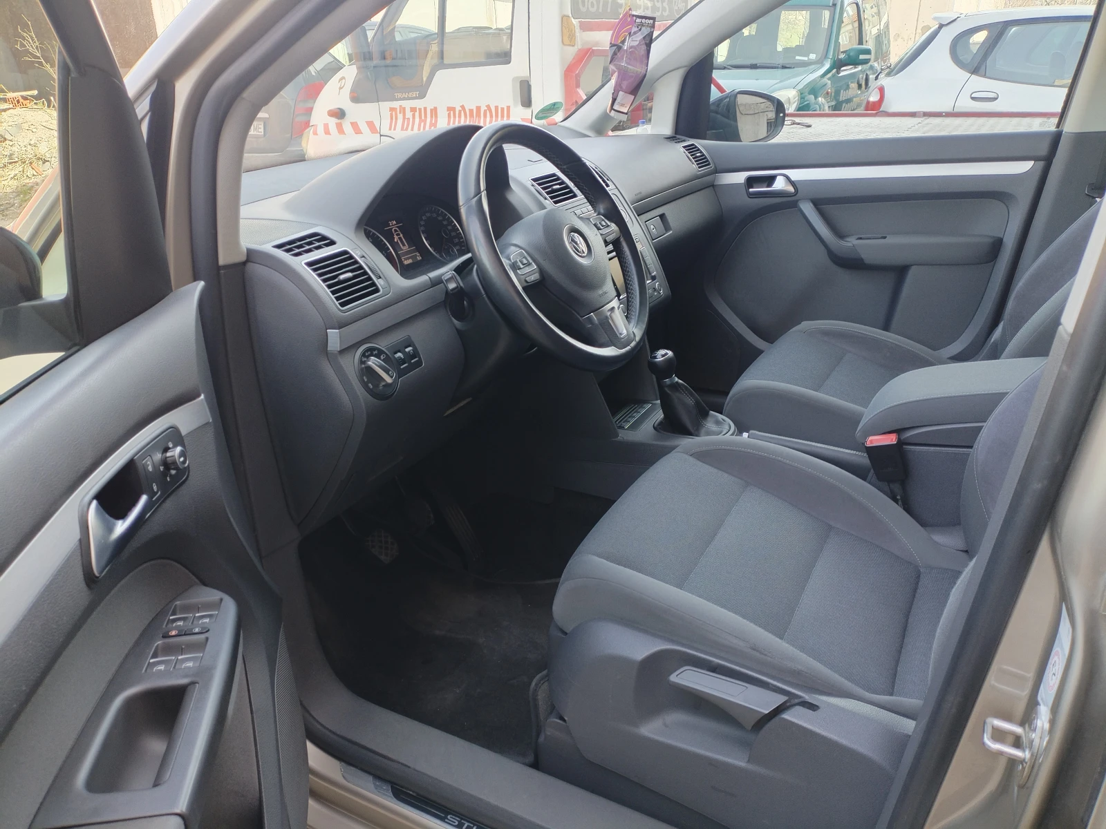 VW Touran 2.0TDI STYLE, снимка 11 - Автомобили и джипове - 53841154