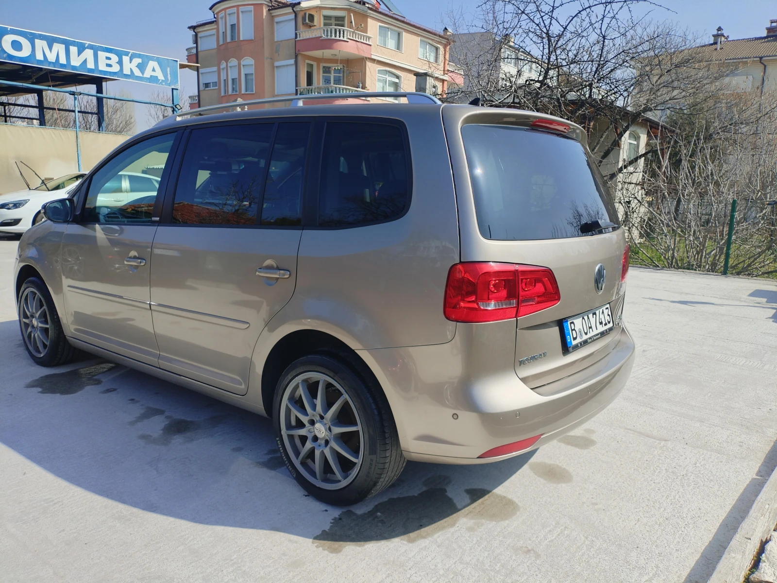 VW Touran 2.0TDI STYLE, снимка 4 - Автомобили и джипове - 53841154