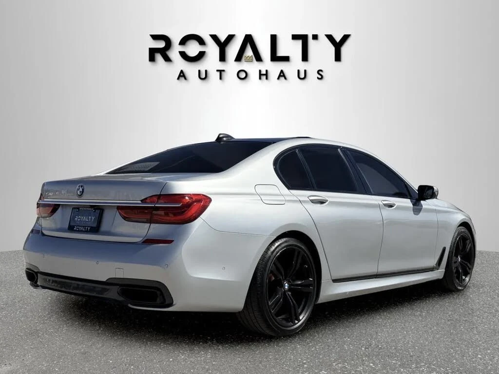 BMW 750 xDrive* АвтоКредит* (ЦЕНА ДО БГ), снимка 3 - Автомобили и джипове - 54030672