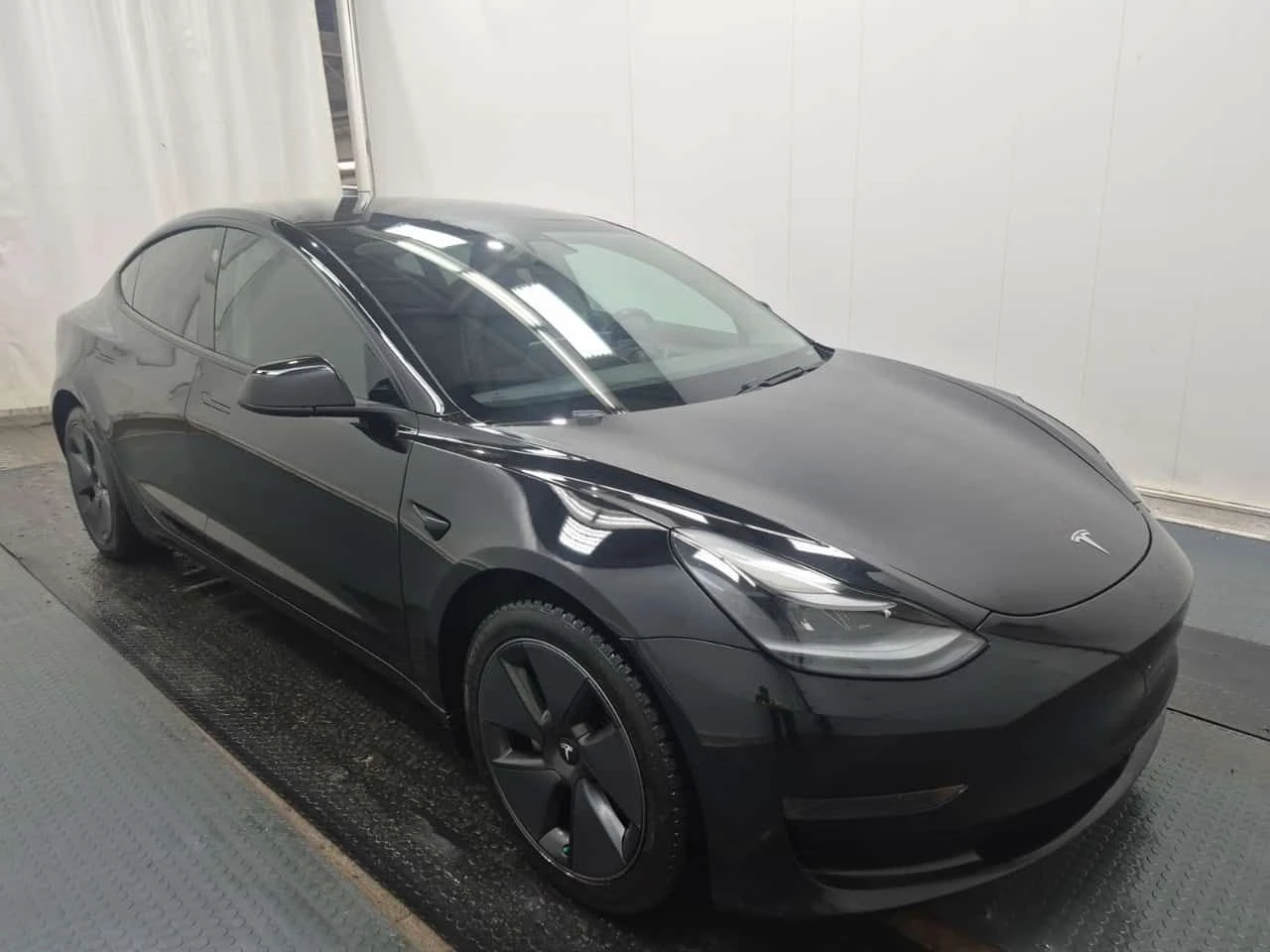 Tesla Model 3 | STANDARD RANGE | RWD | CARFAX , снимка 2 - Автомобили и джипове - 54114720