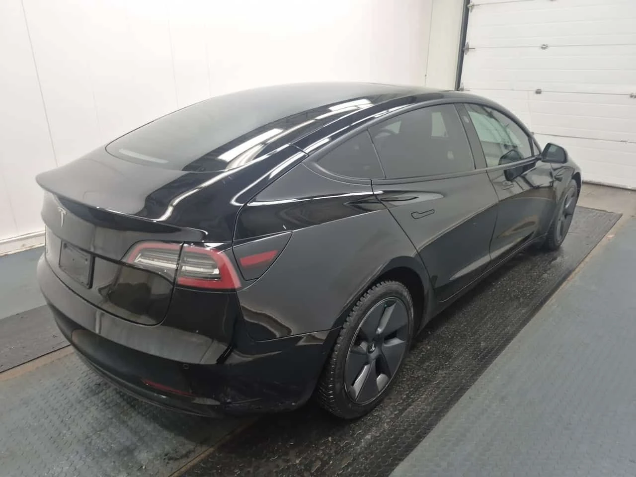 Tesla Model 3 | STANDARD RANGE | RWD | CARFAX , снимка 3 - Автомобили и джипове - 54114720