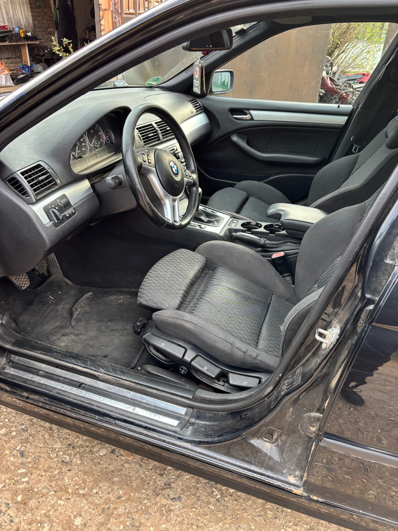 BMW 330, снимка 8 - Автомобили и джипове - 54214764