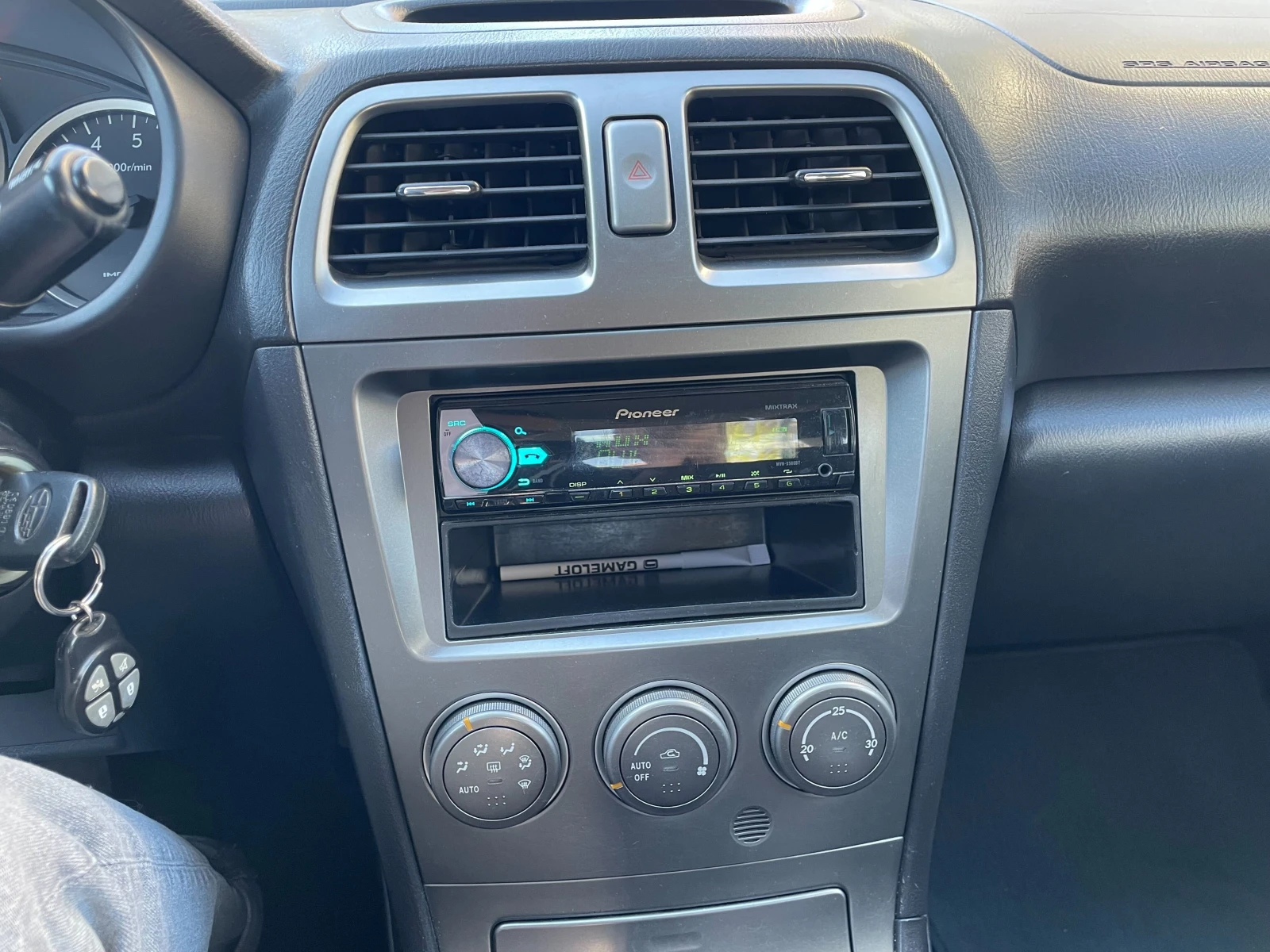 Subaru Impreza 2.0 Седан, снимка 8 - Автомобили и джипове - 54454259
