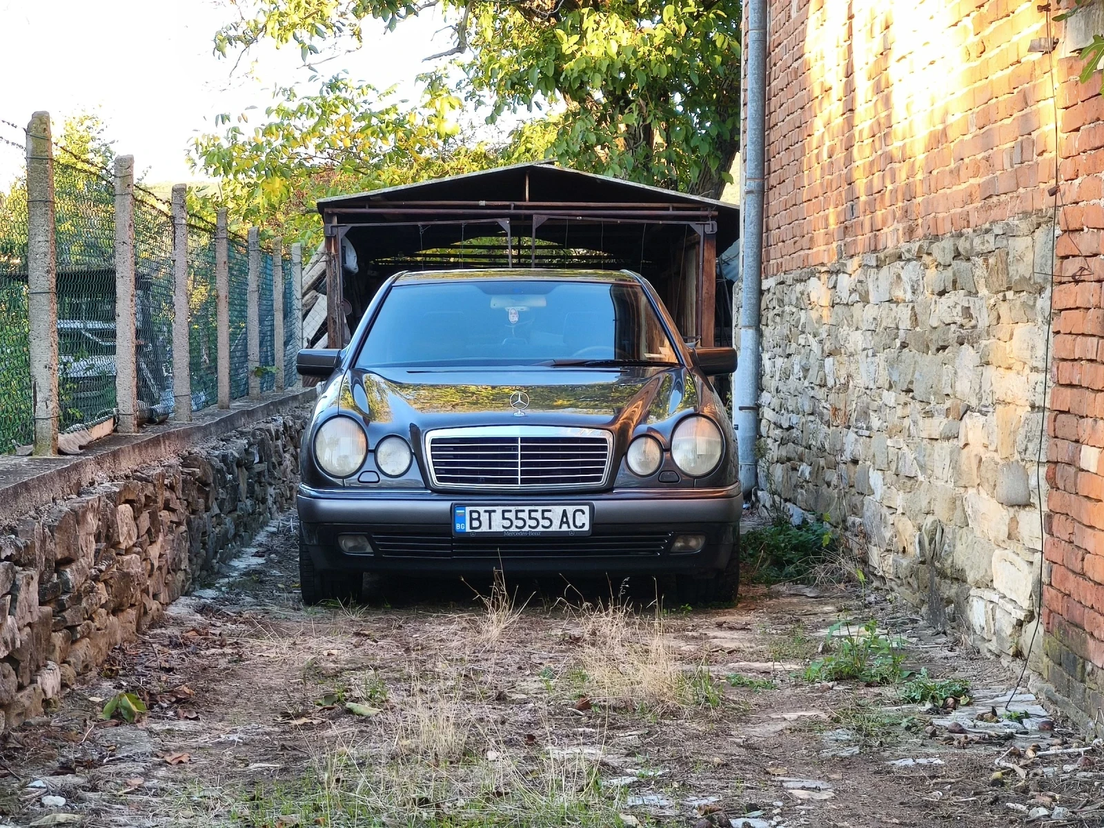 Mercedes-Benz E 230