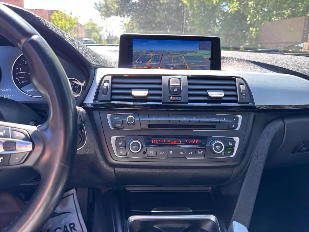 BMW 335 | HUD | M PACK | HARMAN KARDON | CARFAX | , снимка 9 - Автомобили и джипове - 55014844