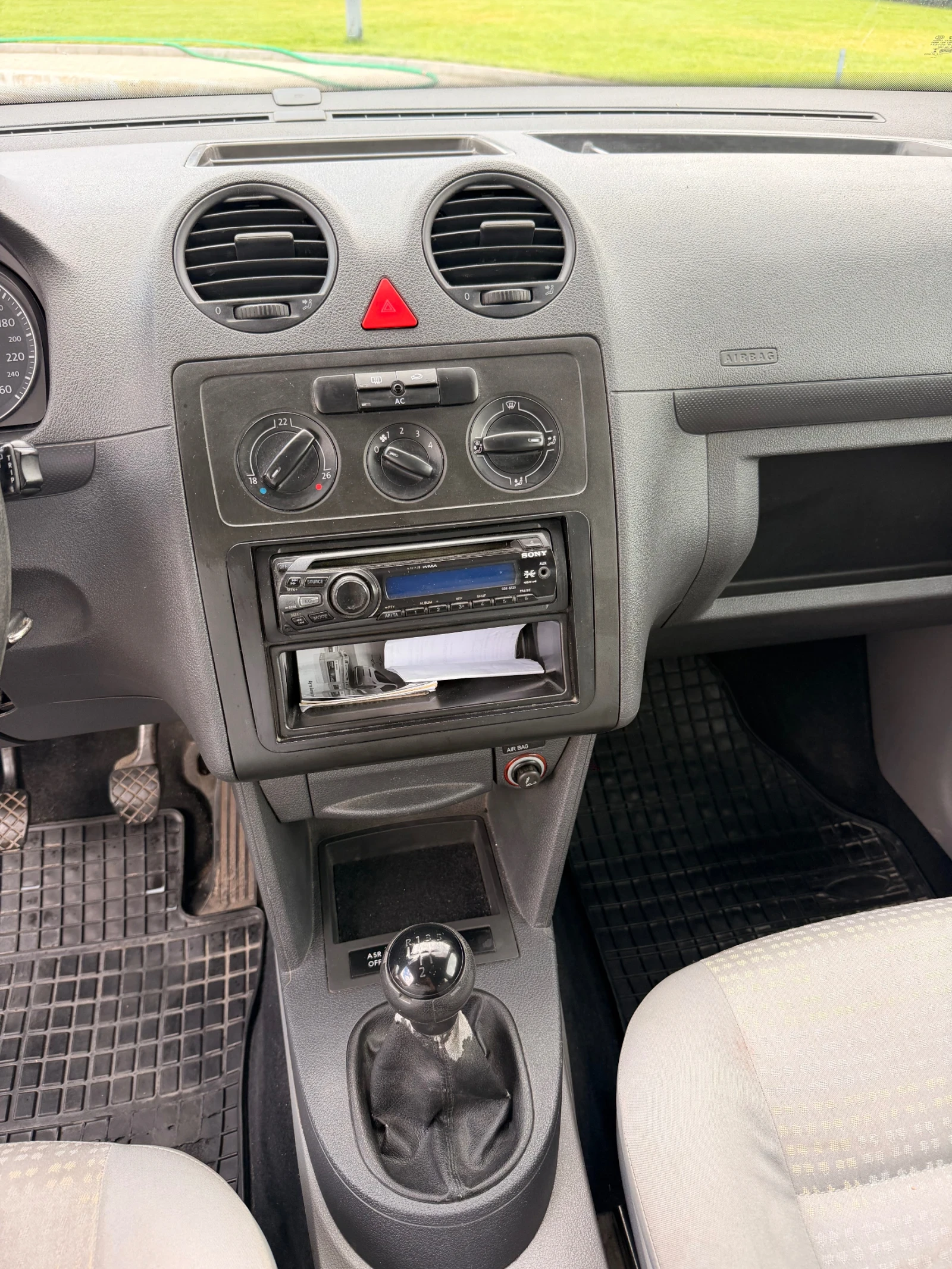 VW Caddy, снимка 2 - Автомобили и джипове - 55196698