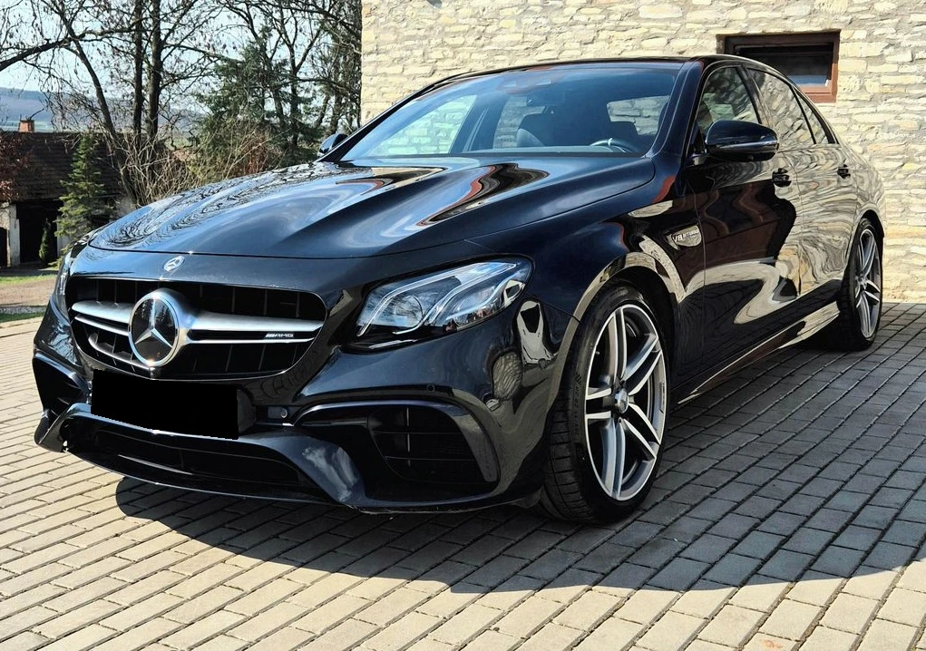 Mercedes-Benz E 63 AMG S 4Matic+ , снимка 4 - Автомобили и джипове - 55774666