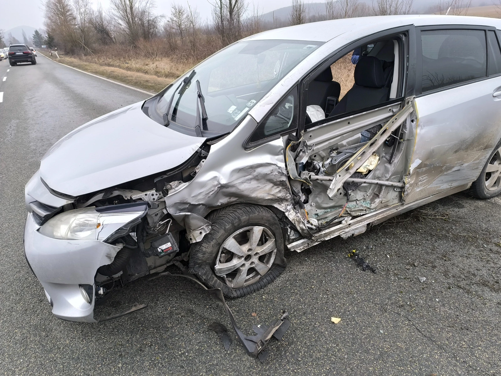 Toyota Corolla verso 1.8 LPG, снимка 2 - Автомобили и джипове - 56094876