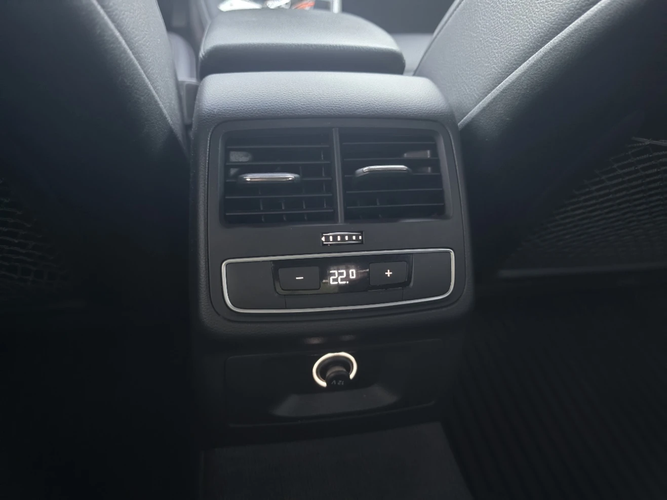 Audi A4 Technik * Distronic* , снимка 15 - Автомобили и джипове - 56217587
