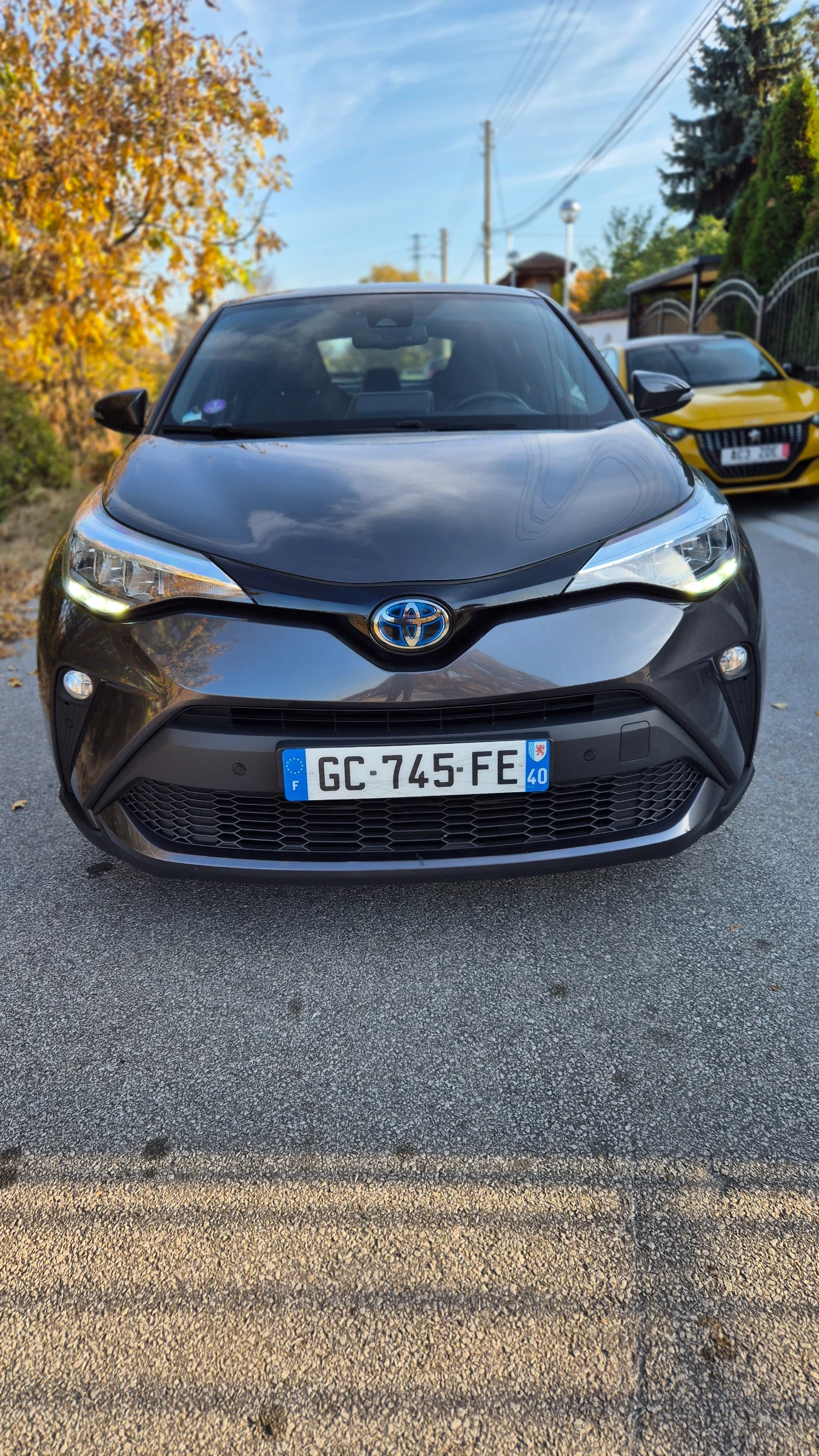 Toyota C-HR Hybrid/21г - изображение 3