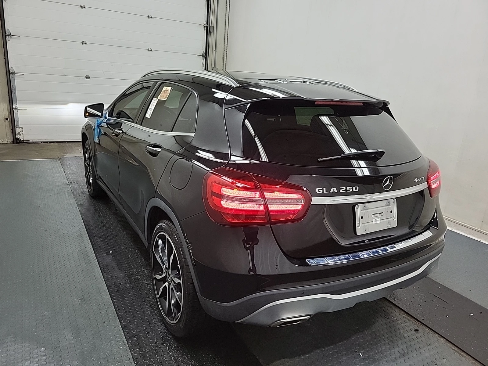 Mercedes-Benz GLA 250 * 4MATIC * CARFAX * БЕЗ ПЪРВОНАЧАЛНА ВНОСКА - изображение 4