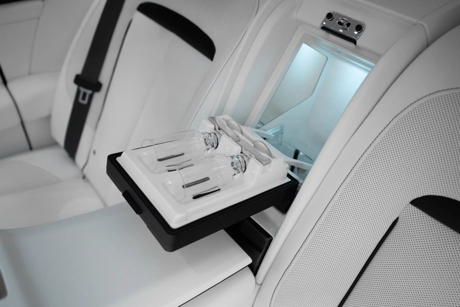 Rolls-Royce Cullinan SERIES II/BLACK BADGE/BESPOKE/SHOOTING STAR/ | Mobile.bg   17