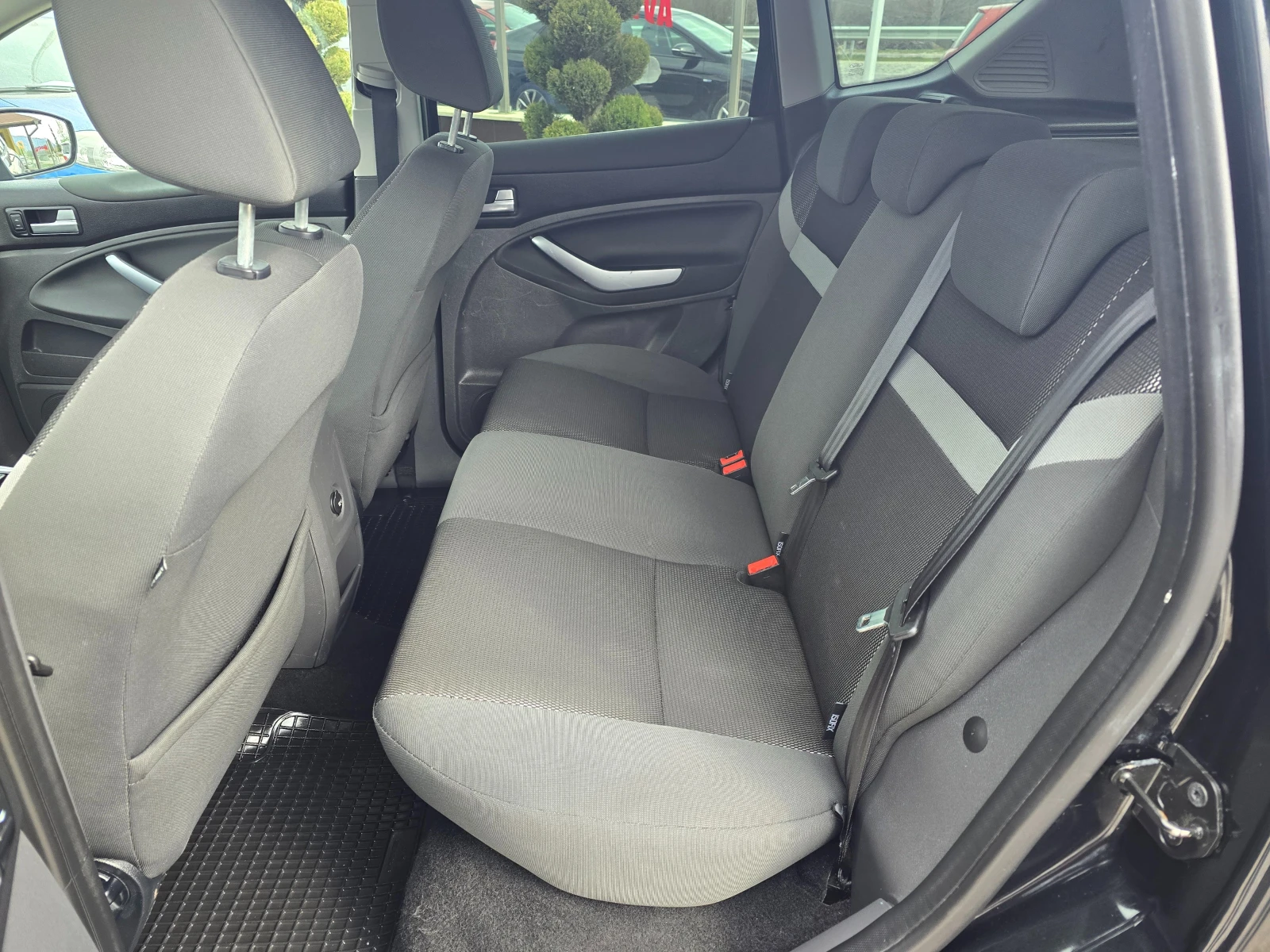 Ford Kuga 2.0DCI 4X4 KLIMATRON, снимка 11 - Автомобили и джипове - 53997049