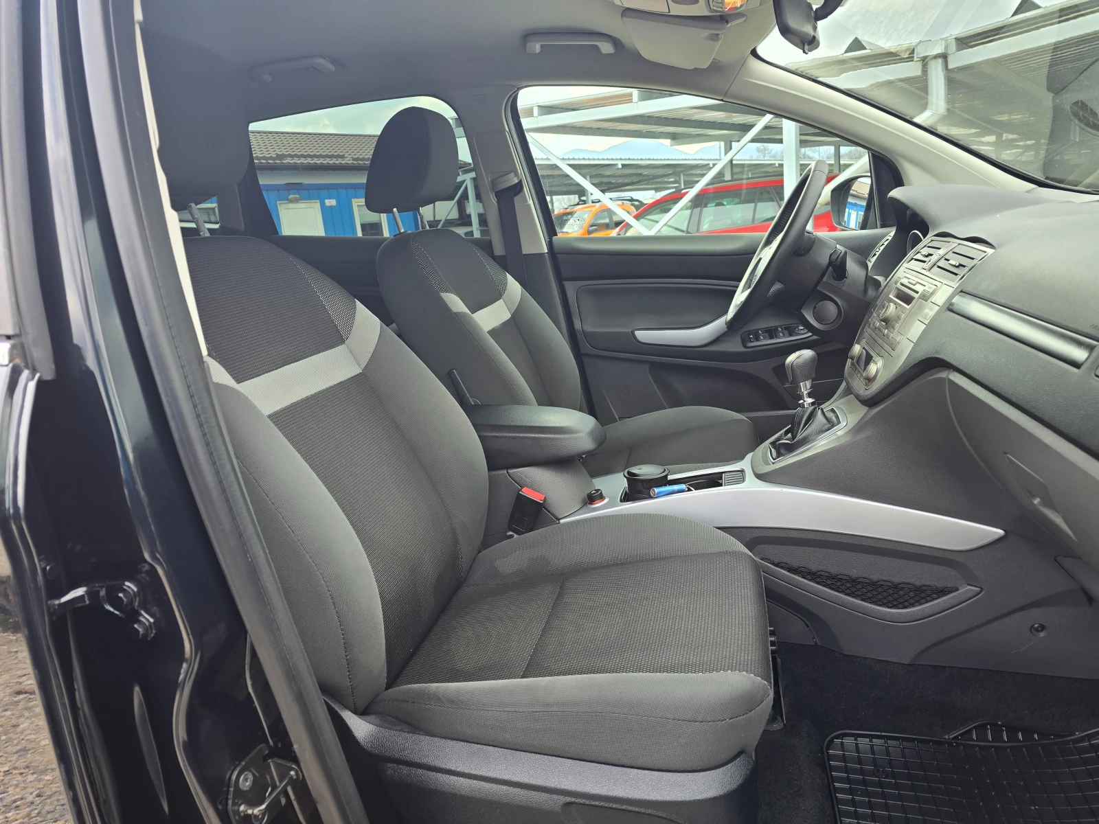 Ford Kuga 2.0DCI 4X4 KLIMATRON, снимка 14 - Автомобили и джипове - 53997049