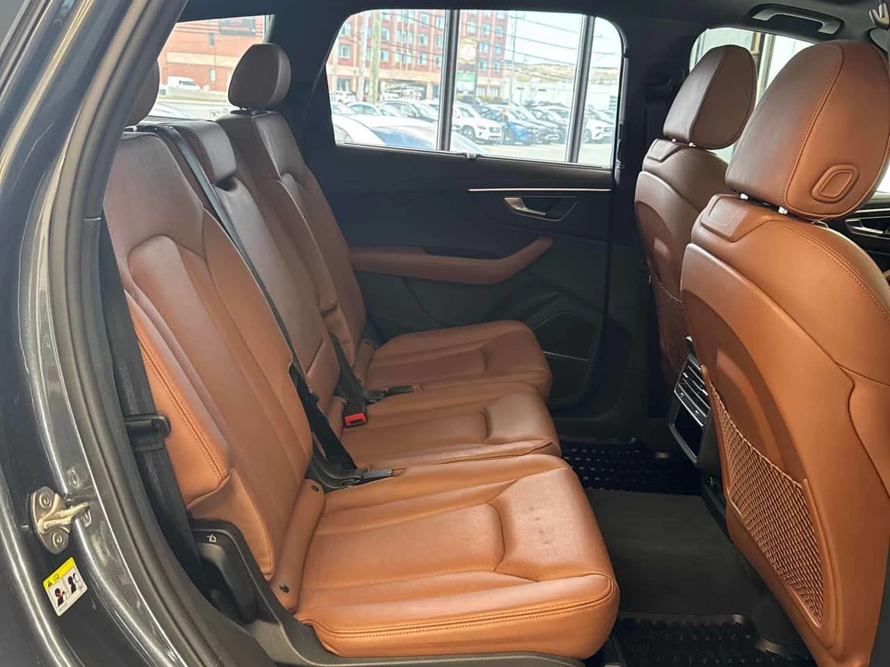 Audi Q7 * Technik * S-LINE* DISTRONIC* ОБДУХВАНЕ* B&O* , снимка 11 - Автомобили и джипове - 54478802