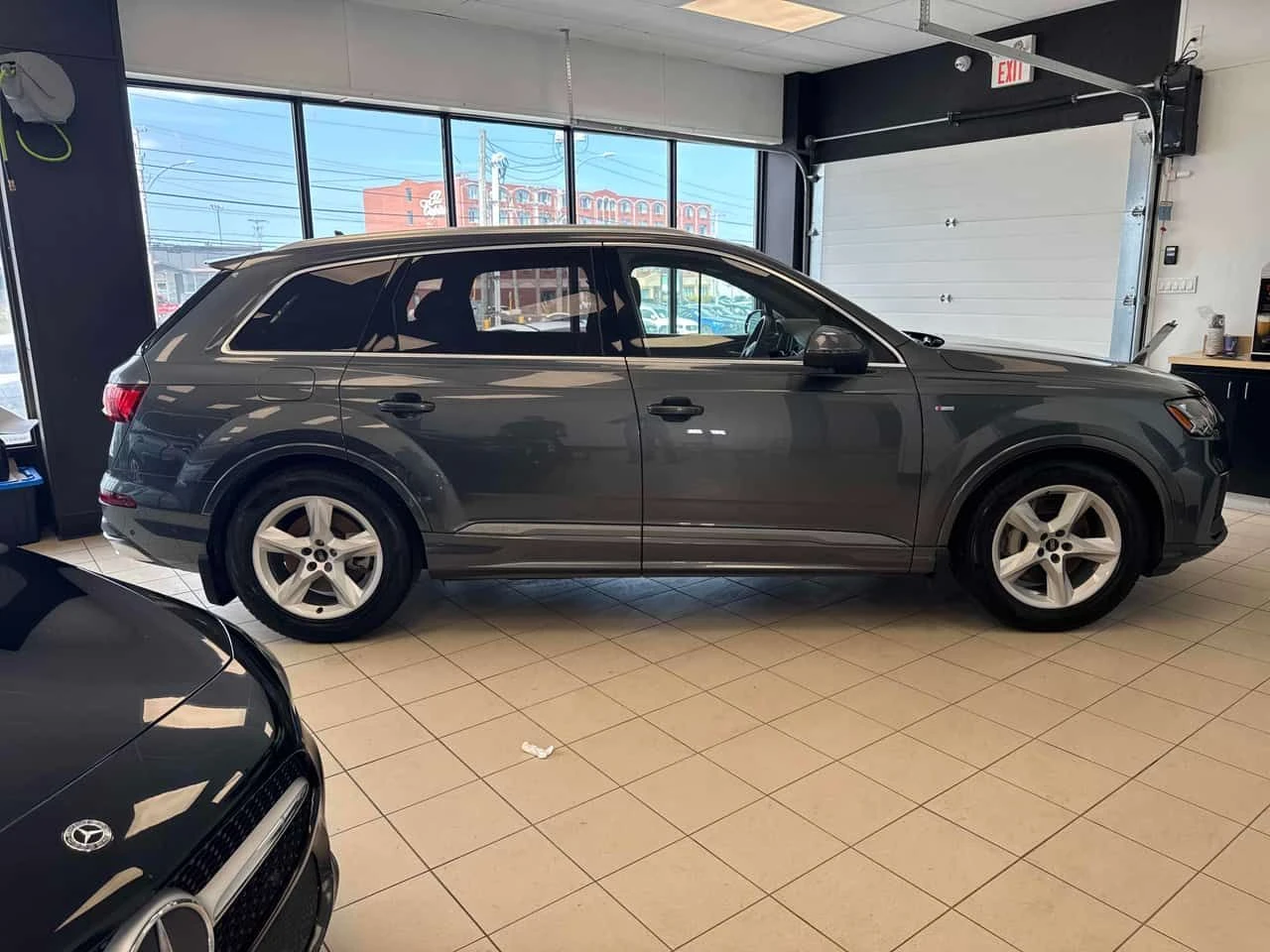 Audi Q7 * Technik * S-LINE* DISTRONIC* ОБДУХВАНЕ* B&O* , снимка 4 - Автомобили и джипове - 54478802